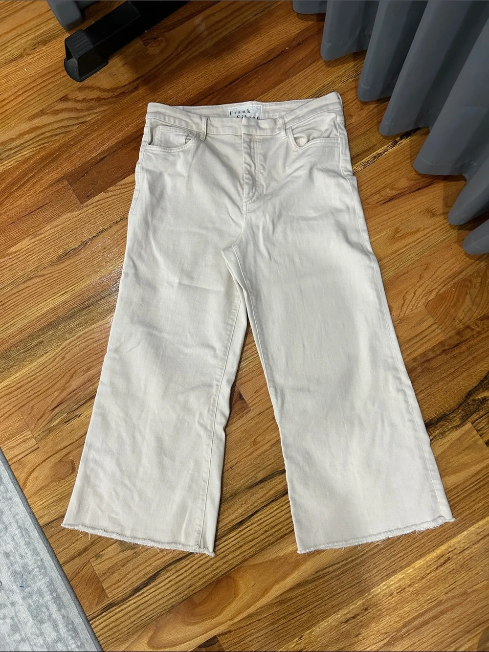 Frank & Eileen Cream Wide Leg Jeans with Frayed Hem - Picture 1 of 6